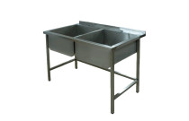 Stainless steel sinks Stainless steel sinks are available in various sizes, and can be made to order according to a specific size or need. Price for sinks on request. 